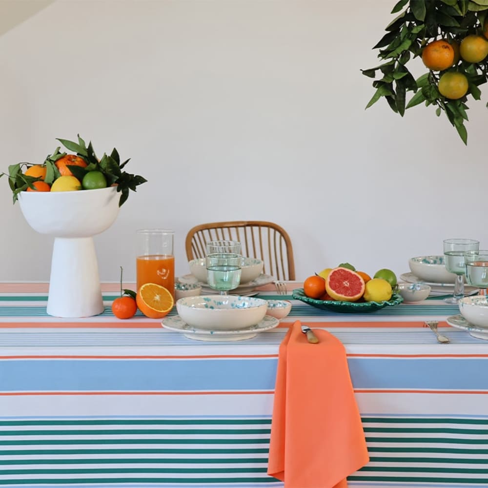 Nappe enduite 100% coton blanc, orange, bleu 160x160
