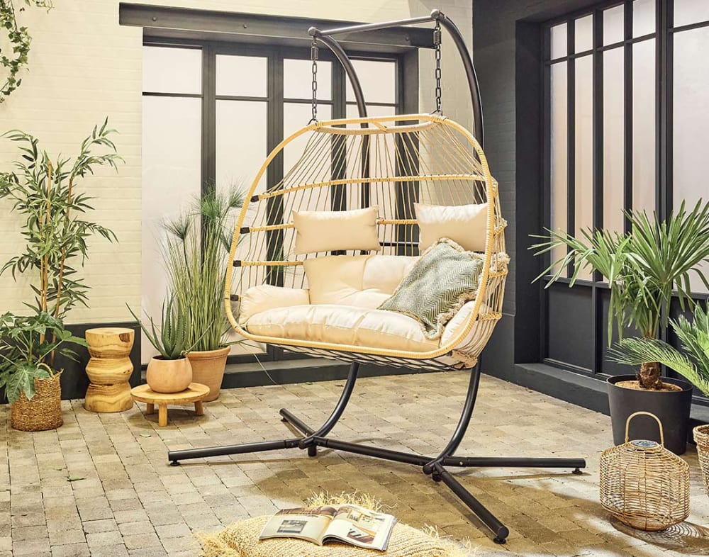 Fauteuil suspendu en polyrotin beige