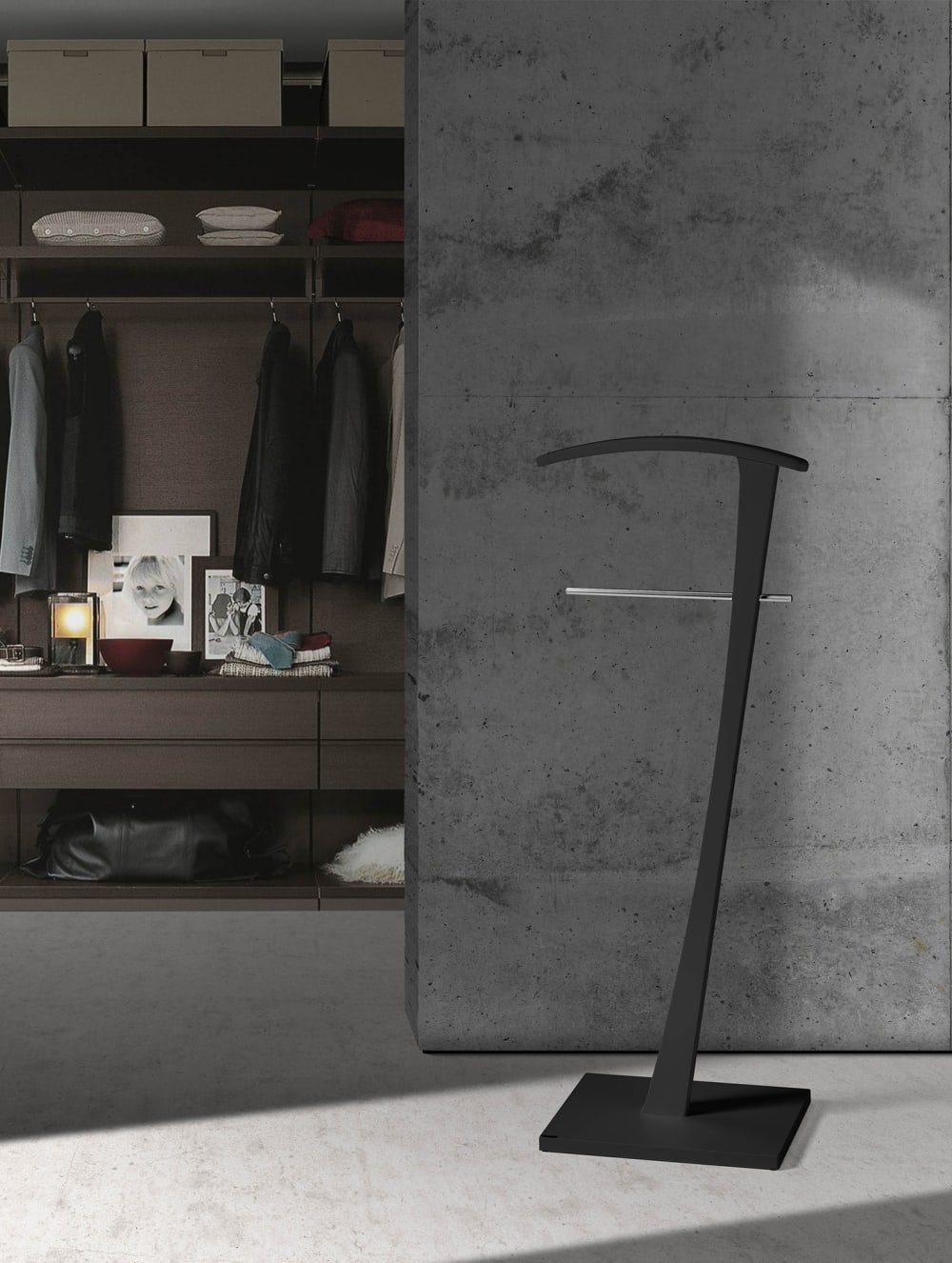 Valet de nuit en bois de hêtre noir 115x46x48 cm