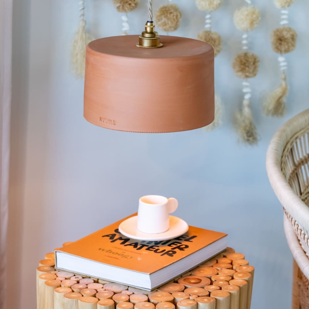 Suspension en terre cuite ocre — vue 3