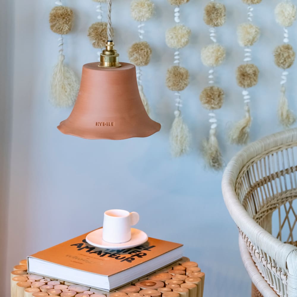 Suspension en terre cuite ocre — vue 4