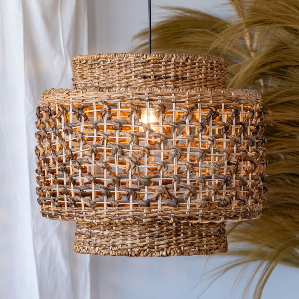 Suspension en feuilles de bananier