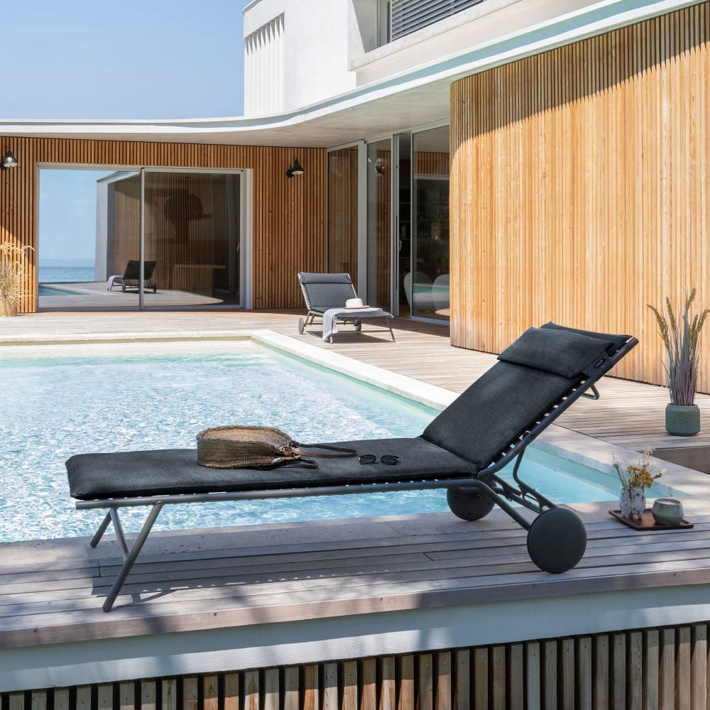 Bain de soleil matelassé en acier gris l186xl77xh77