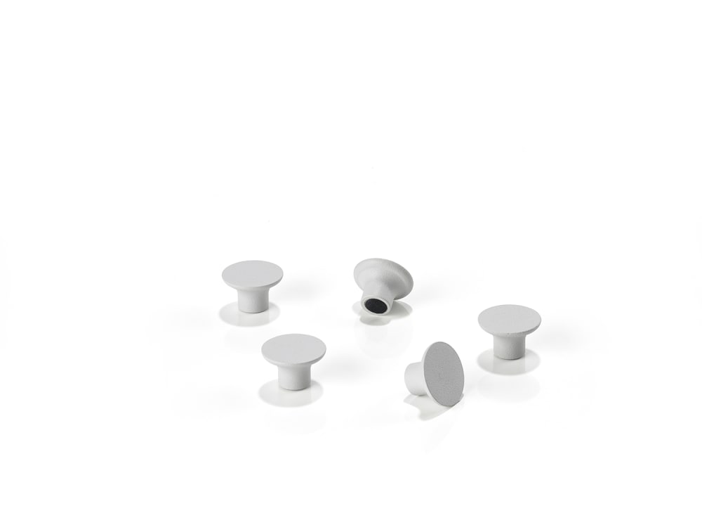 Aimant en aluminium gris clair - Maisons du Monde