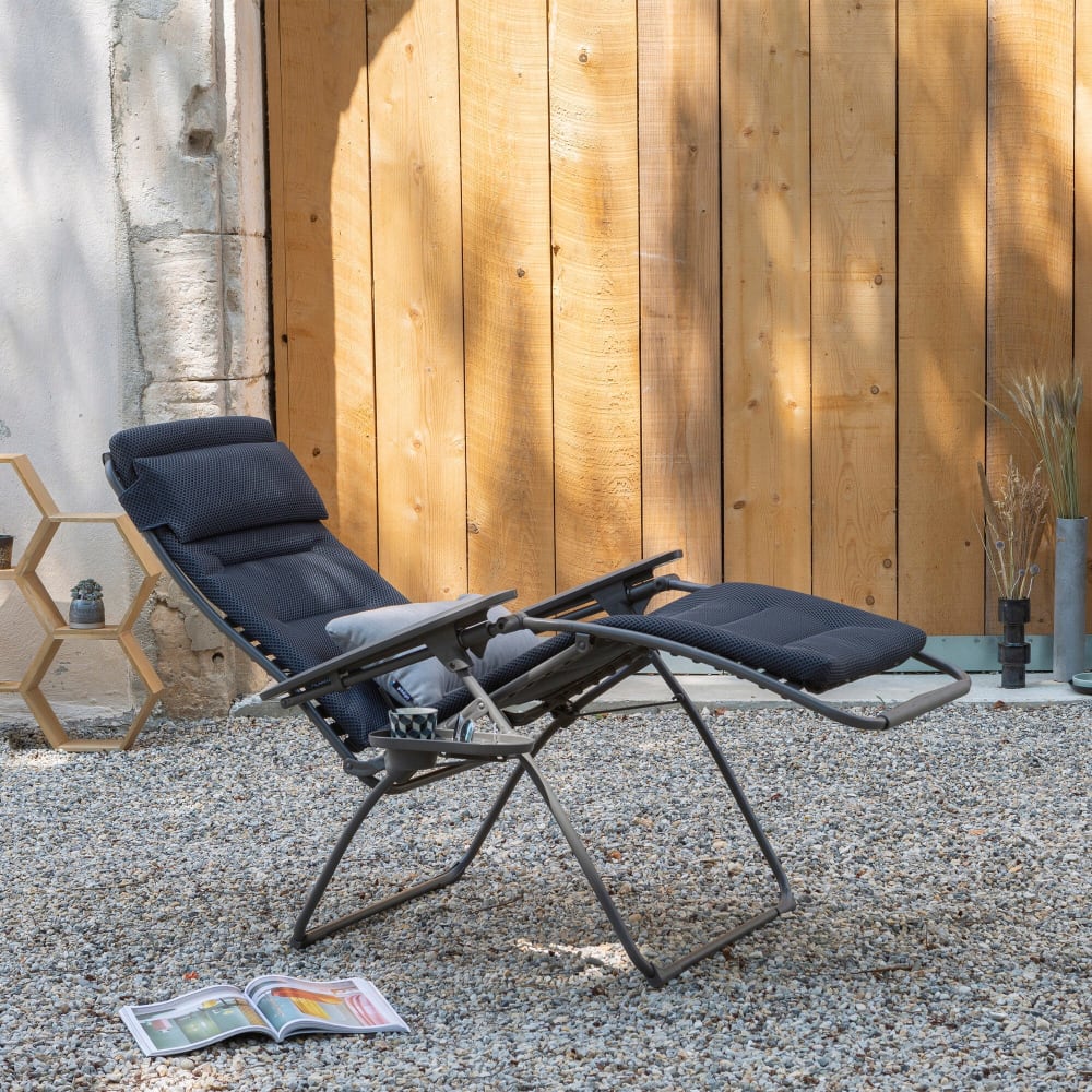 Ensemble fauteuil relax et porte gobelet en acier gris