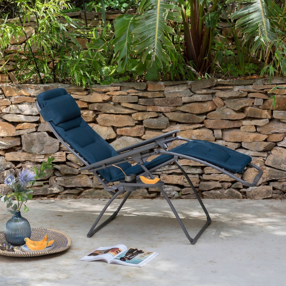 Ensemble fauteuil relax et porte gobelet en acier bleu