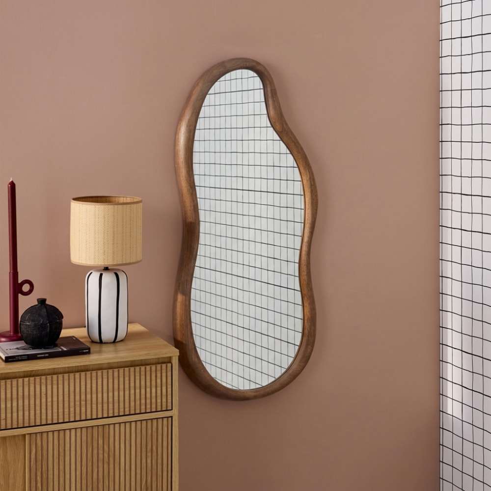 sweeek Organischer Spiegel aus Heveaholz, nussbaumfarben, 90 cm style modern Braun