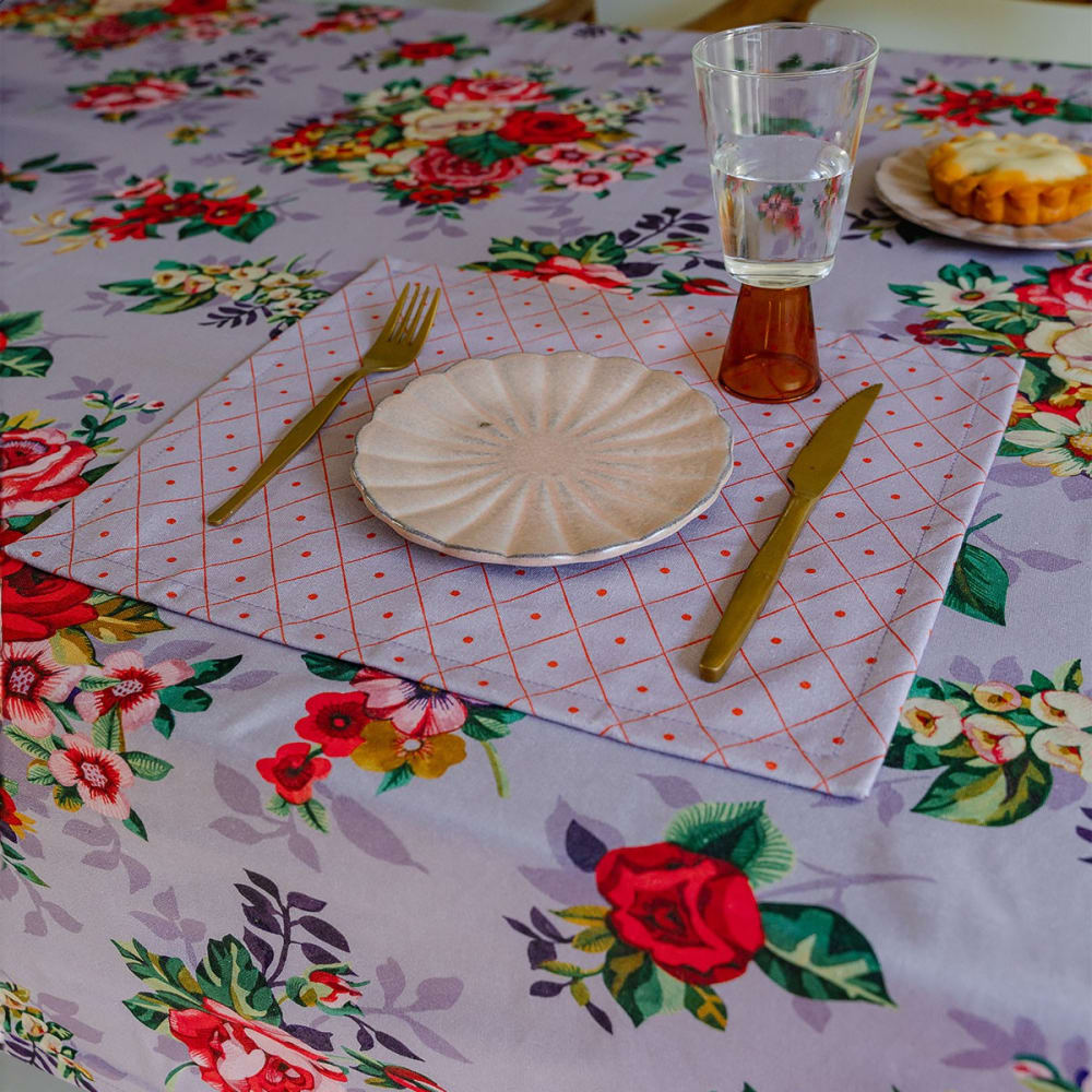 Nappe carrée en coton, 140x140 cm, motif fleuri lila - Maisons du Monde