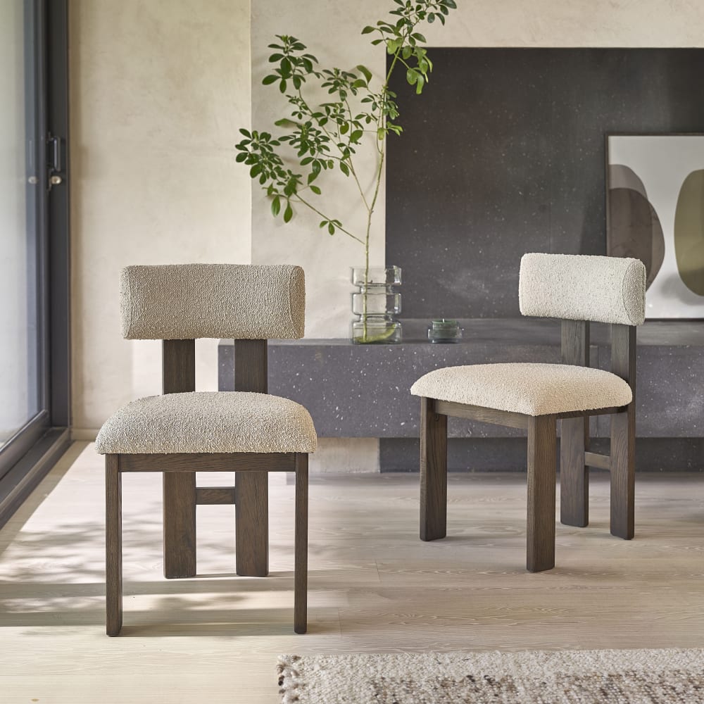 BERAH GETAH Set aus 2 Stühlen aus massiver brauner Eiche und beigem Bouclé-Stoff style modern - Holz