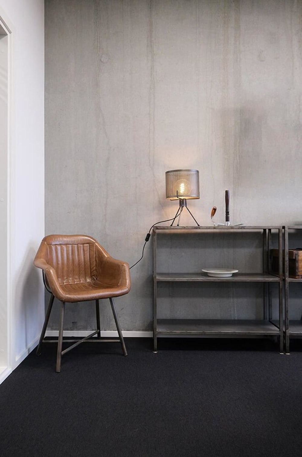 Tischlampe Kelly mit perforiertem Schirm aus Eisen - Maisons Du