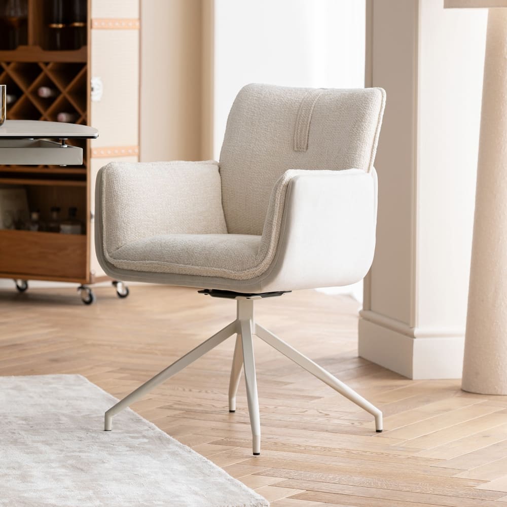 Drehbarer Stuhl mit Armlehnen in Bouclé-Optik, weiß - Maisons Du