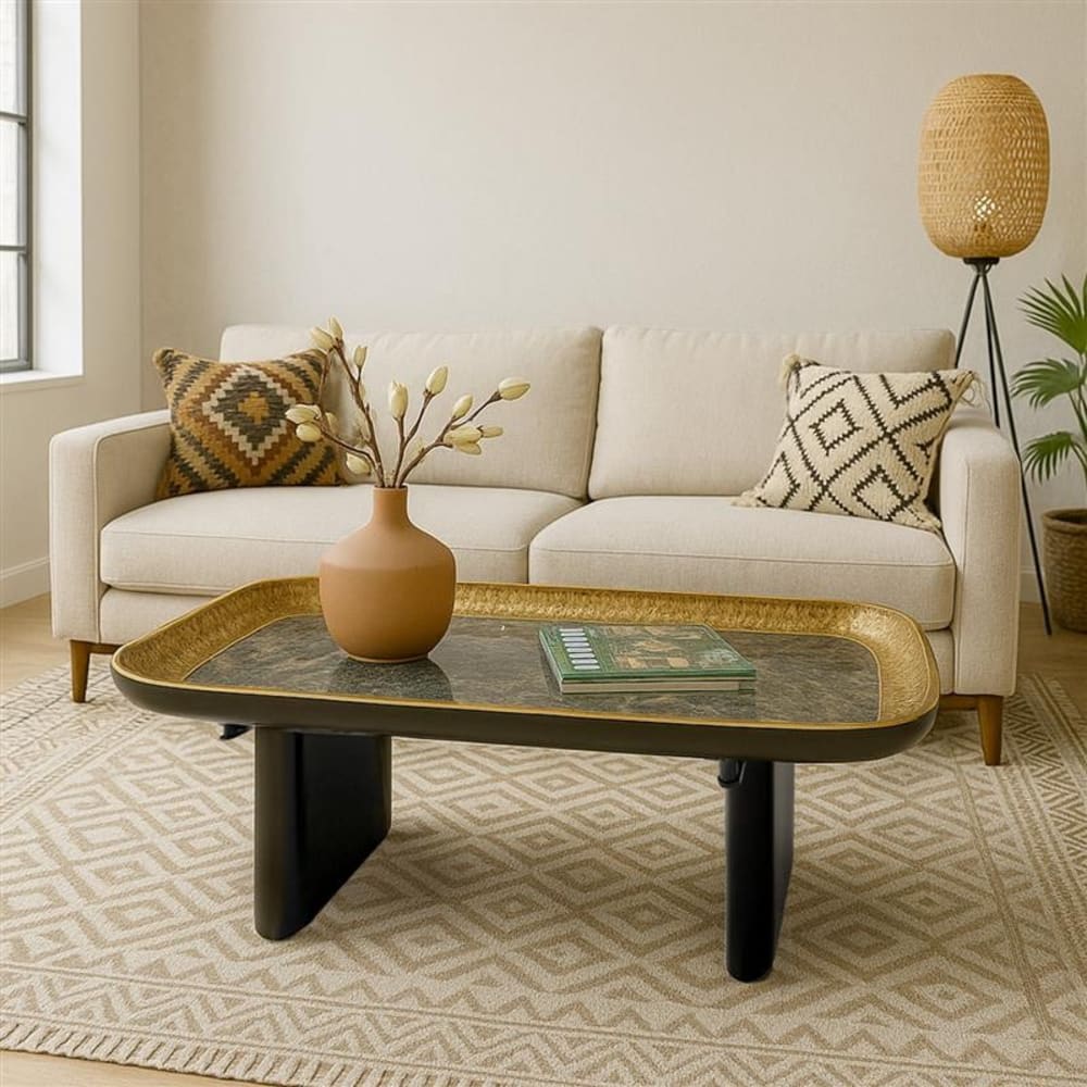 Table basse en marbre gris et aluminium doré martelé