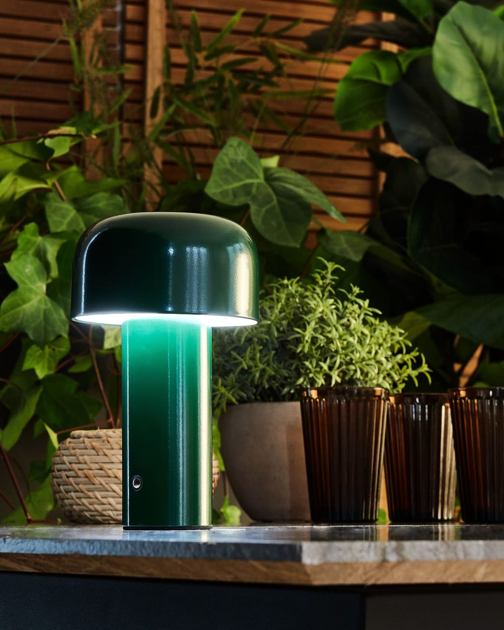 Lampe de table led sans fil avec variateur métal vert — vue 3
