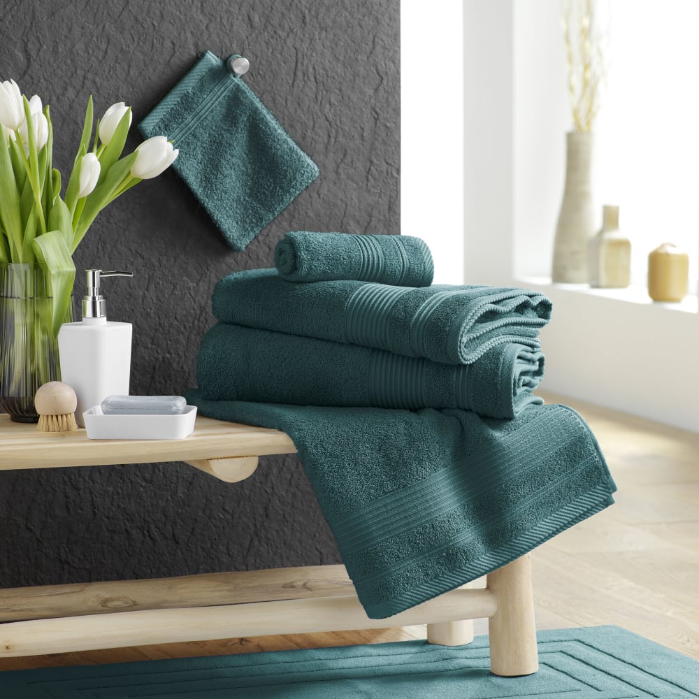 Serviette de toilette unie éponge 500 g/m² vert émeraude 50x90 cm - Maisons du Monde
