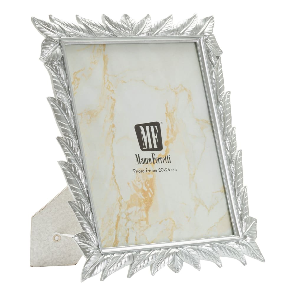 Cadre en résine argentée 27x2x32,3 cm (mesure intérieure 20x25 cm)