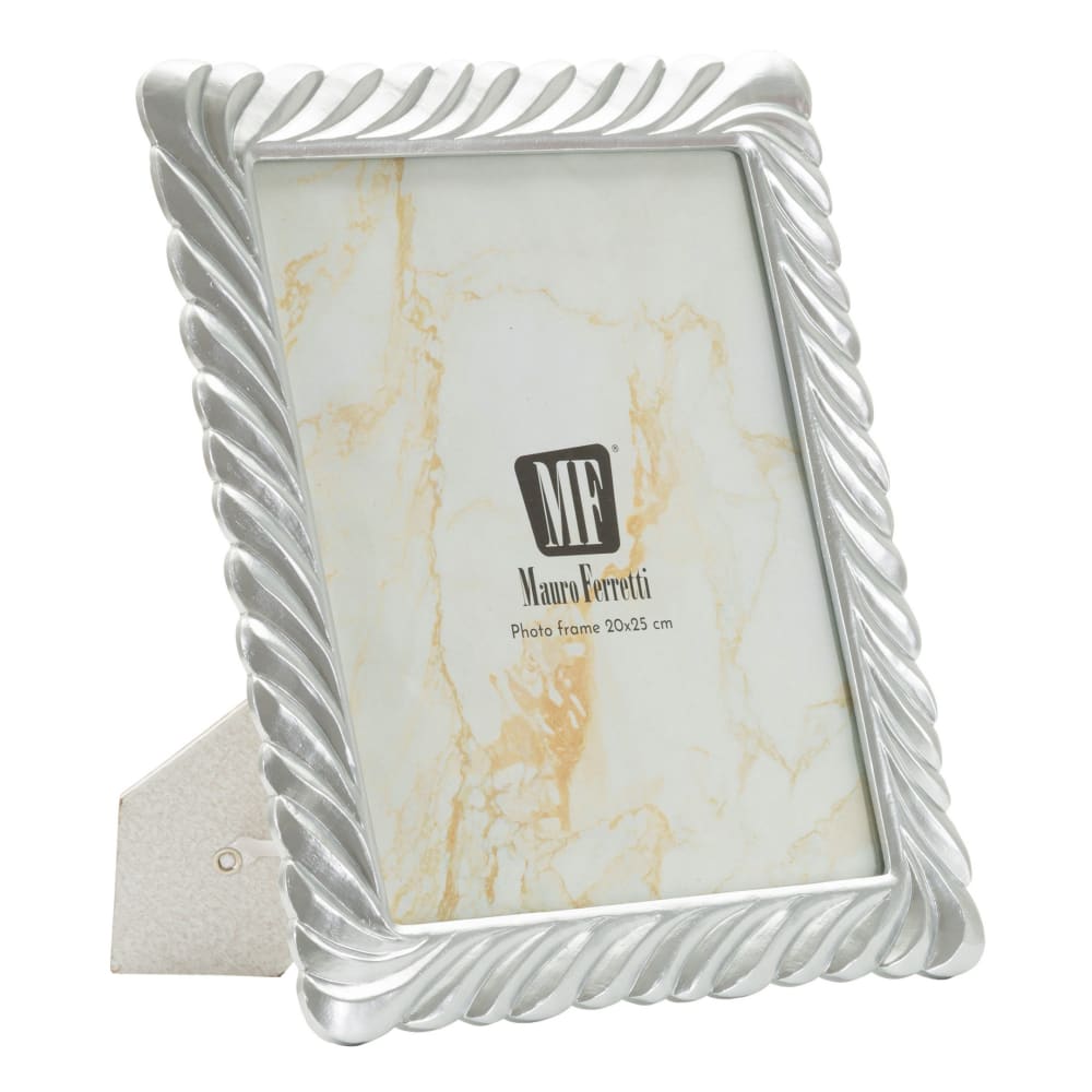 Cadre en résine argentée 26,3x1,6x31,2 cm (mesure intérieure 20x25 cm)