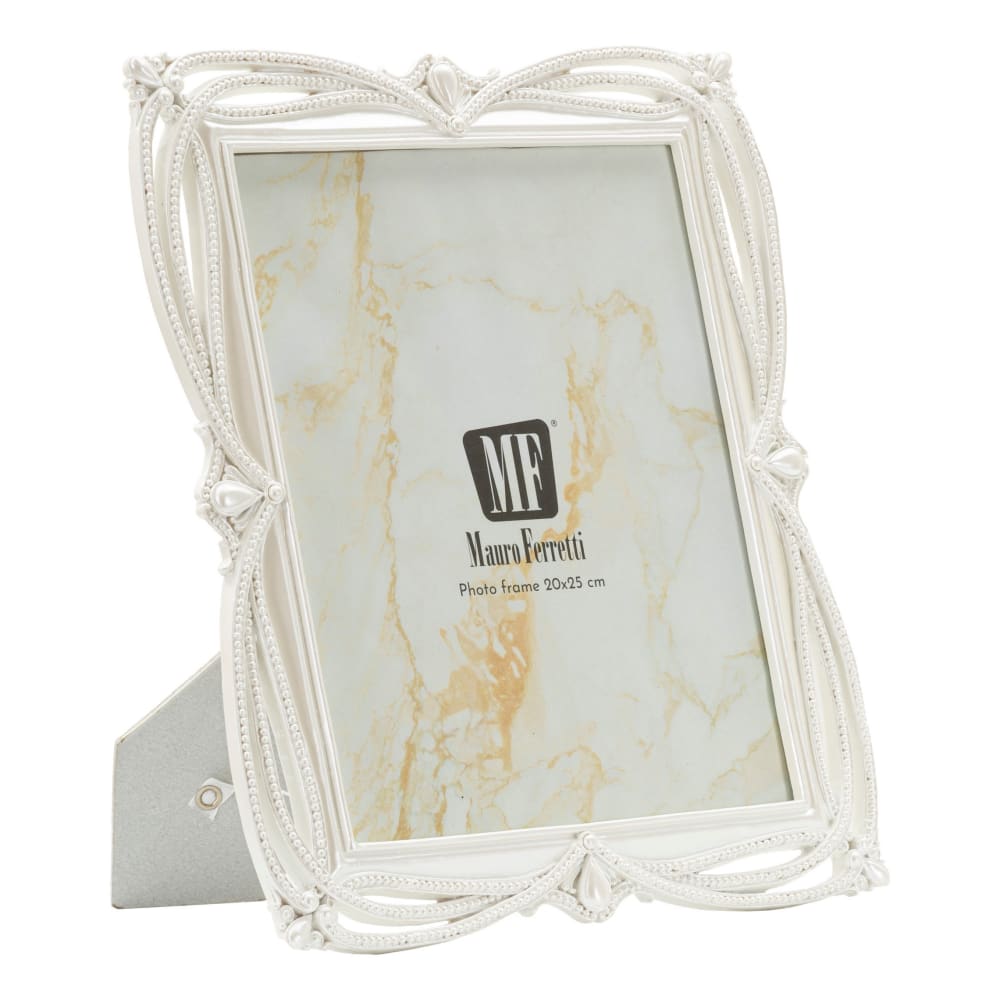 Cadre en résine argentée 27x1,7x32 cm (mesure intérieure 20x25 cm)