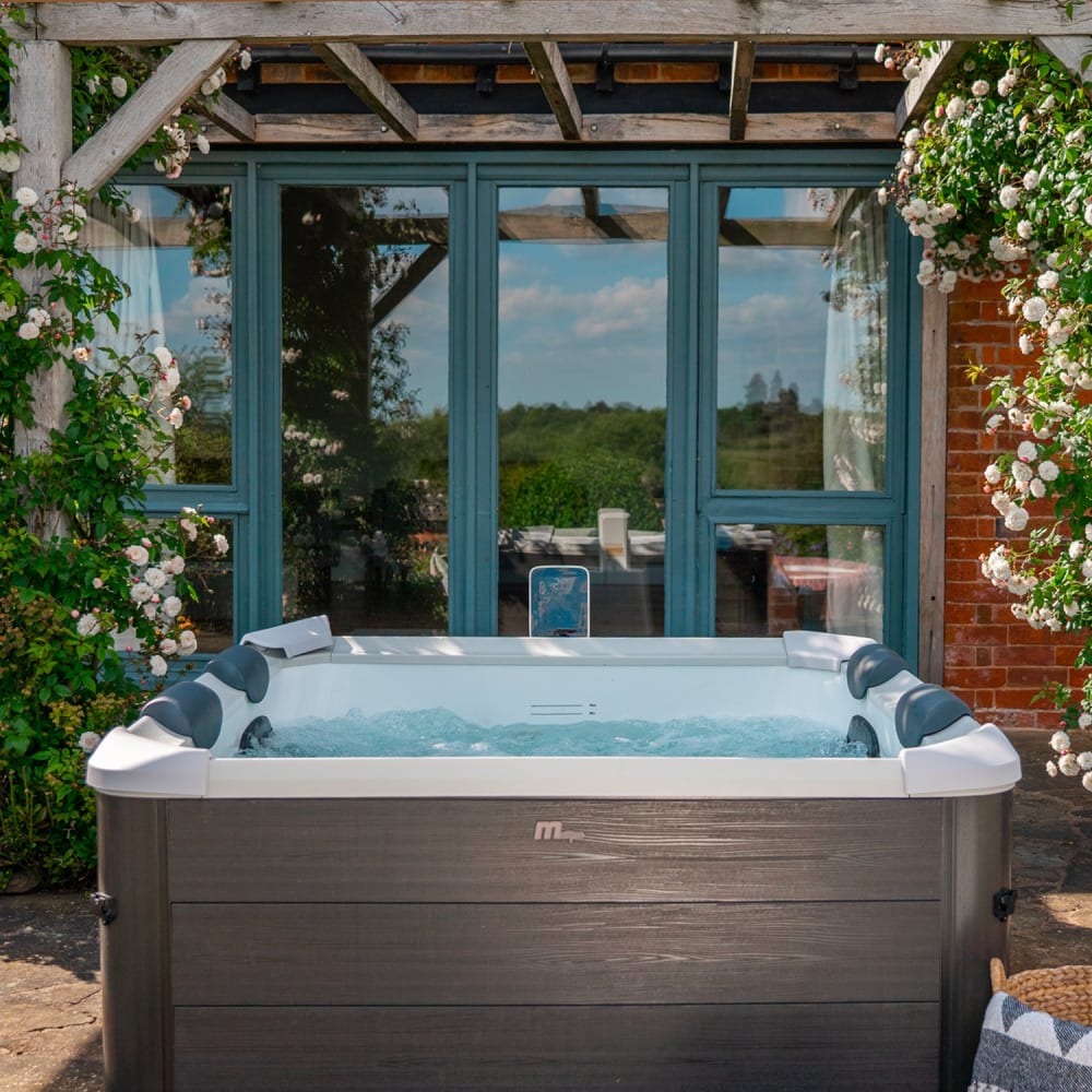 Spa rigide 6 places hydromassages oslo plus 180cm + 8 filtres