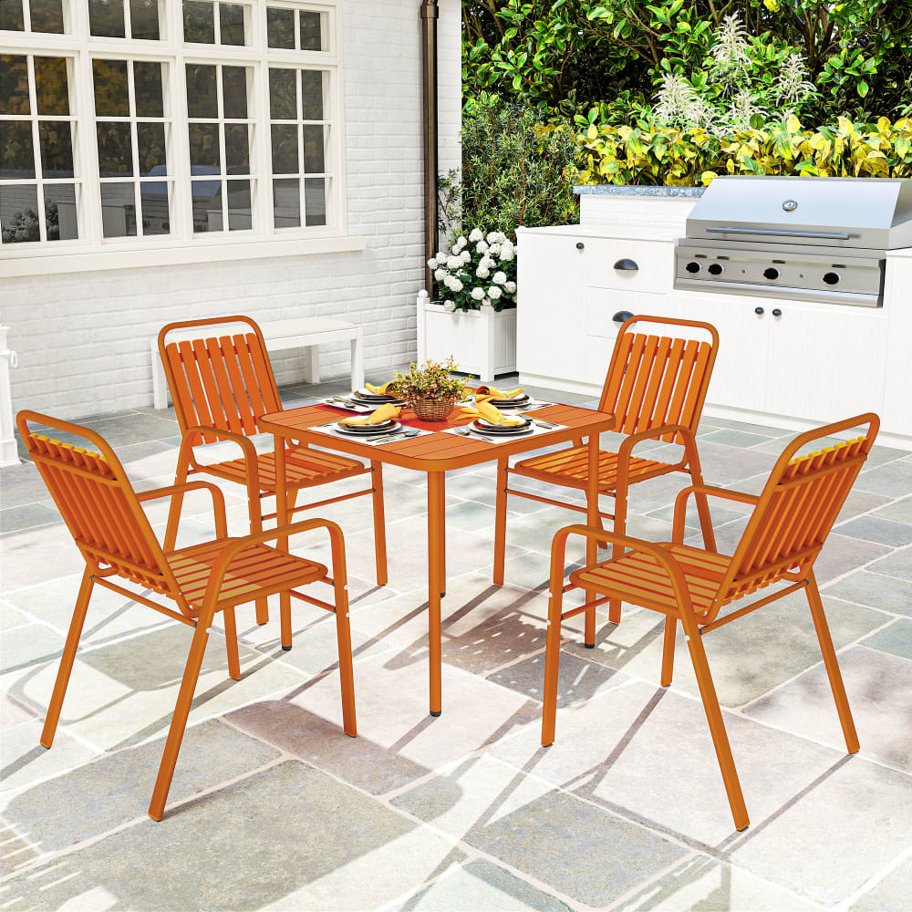 Table de jardin extérieure avec 4 chaises empilables en acier orange