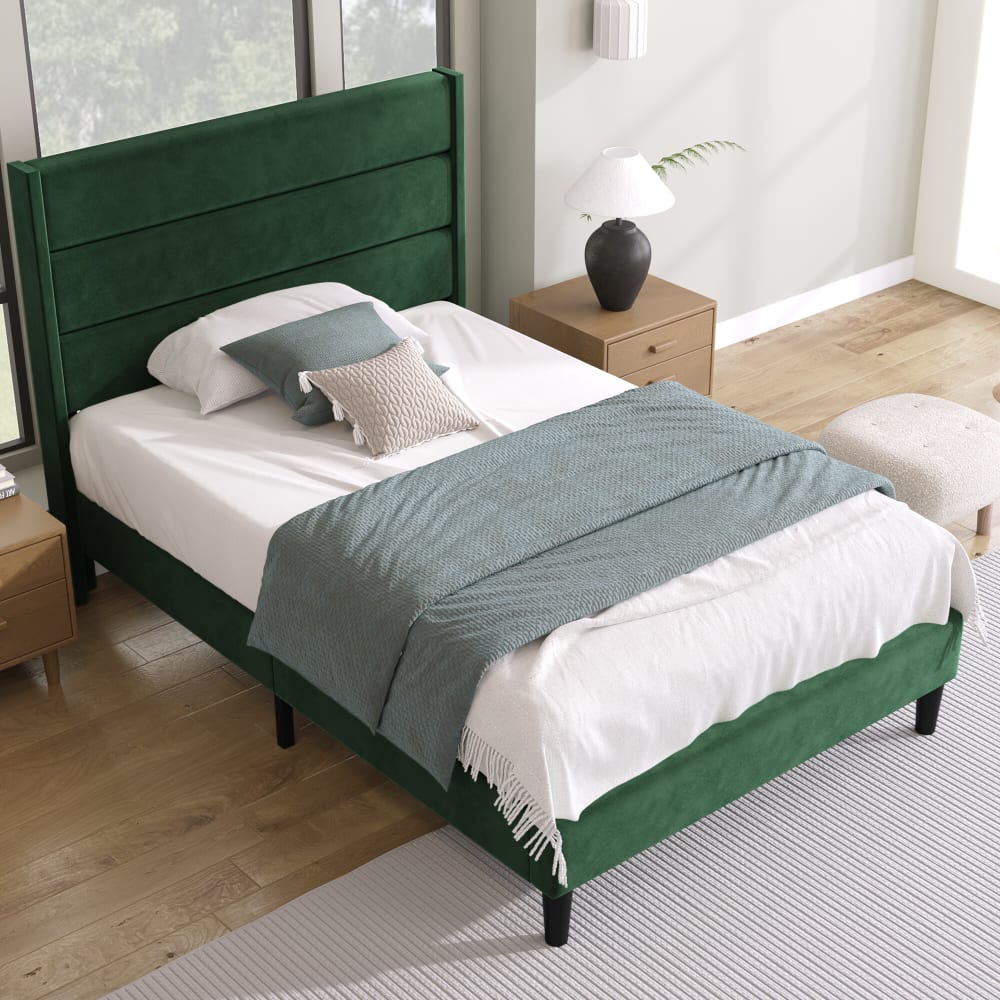 Lit Double en Velours Vert avec Tête de Lit Capitonnée