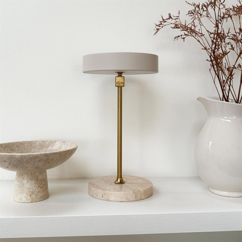 Dyberg Larsen Tischlampe aus Metall h 29 cm d 16 cm, Travertin style modern Beige Naturstein