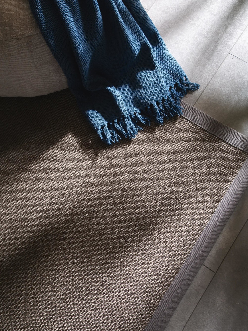 Tapis sisal gris 150x150 — vue 4