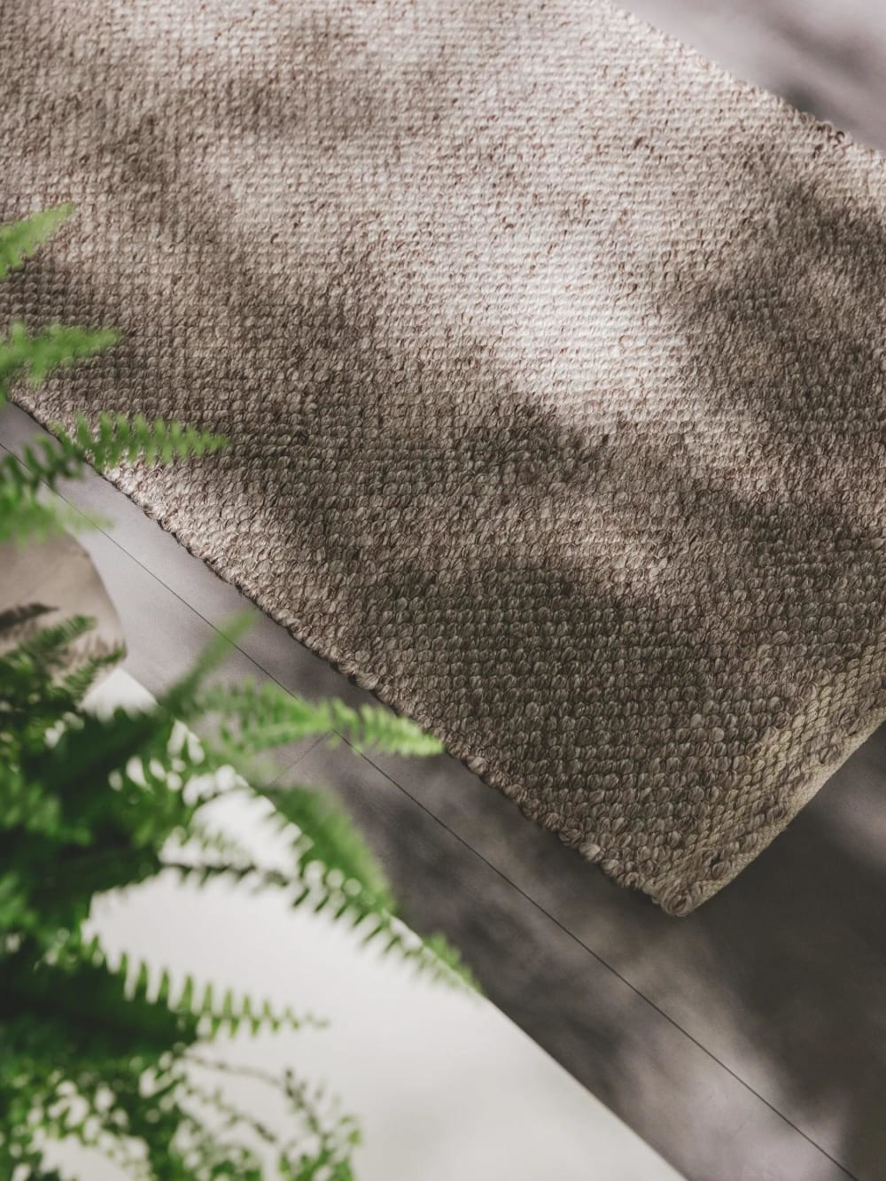 Tapis fabriqué à partir de matériaux recyclés crème/taupe 70x200 — vue 4