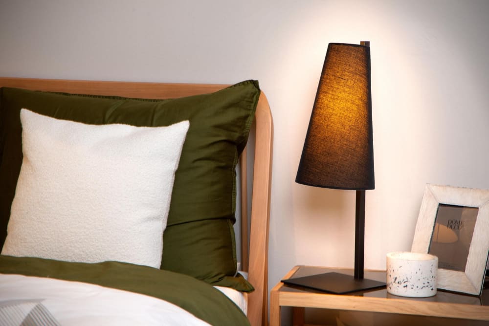 Lampe de table métal lin noir — vue 3
