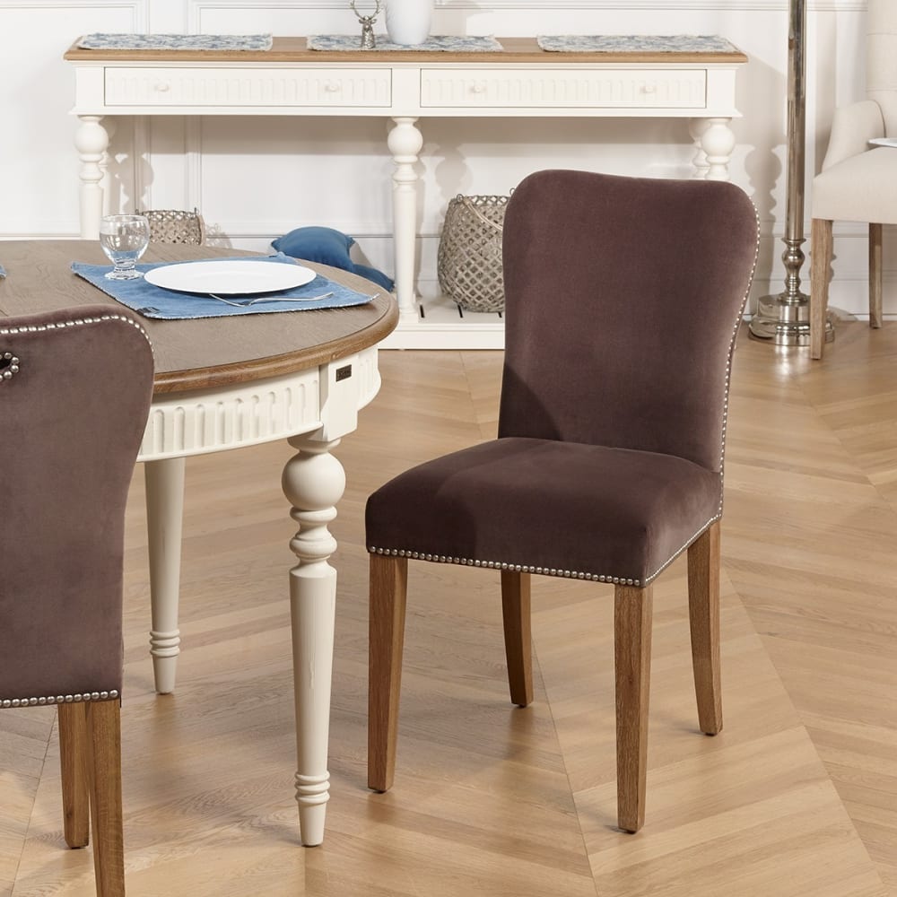 Set aus 2 Stühlen aus Eiche und Samt mit Nieten Taupe - Maisons