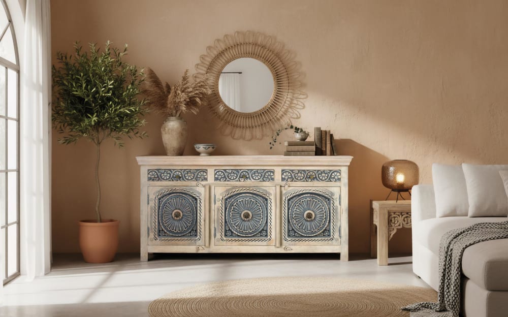 Buffet en bois de manguier massif avec trois tiroirs et trois portes