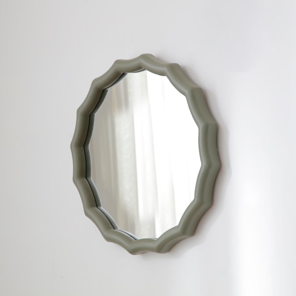 Miroir rond décoratif ondulé en bois vert sauge h38