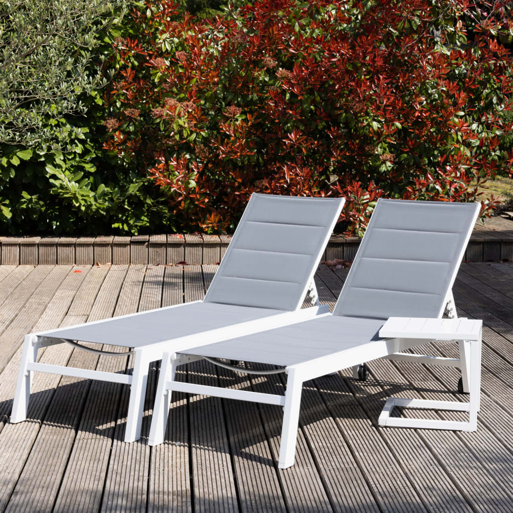Set 2 transats et table d'appoint textilène gris aluminium blanc