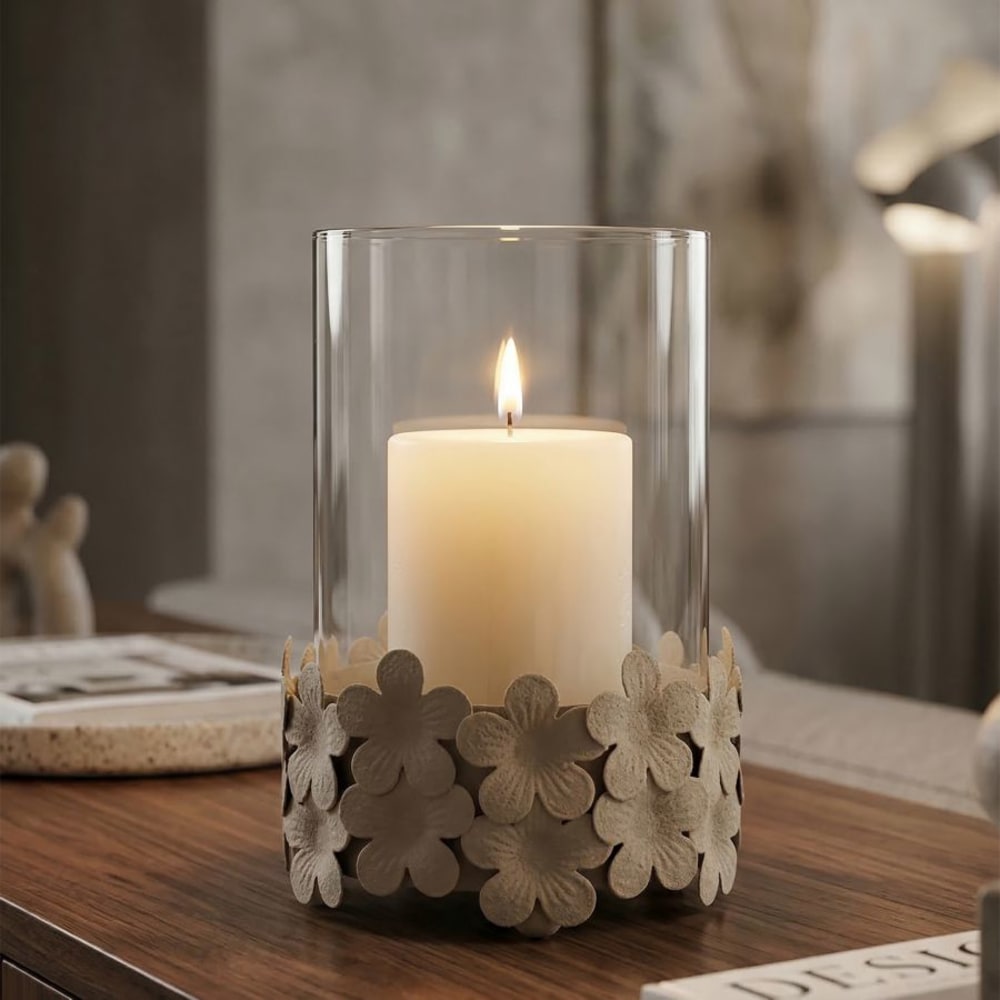 Bougeoir en métal crème avec pot en verre 12x16 cm Bougeoir en métal crème avec pot en verre 12x16 cm