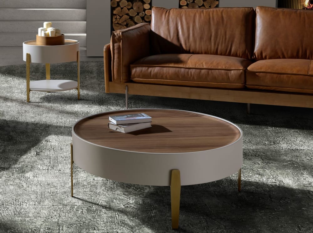 Runder Couchtisch Nussbaum, beiges Holz und polierter goldener