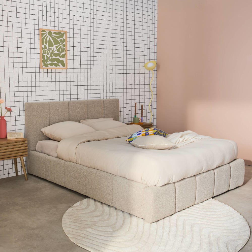 Boxbett + Lattenrost + Kopfteil mit strukturiertem Bouclé-Bezug