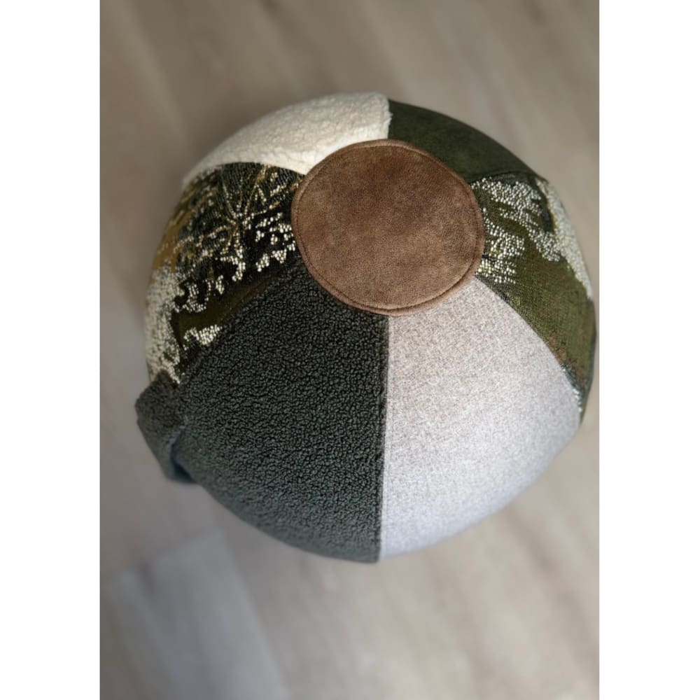 Pouf ballon vert kaki yoga et décoration 55 cm - Maisons du Monde
