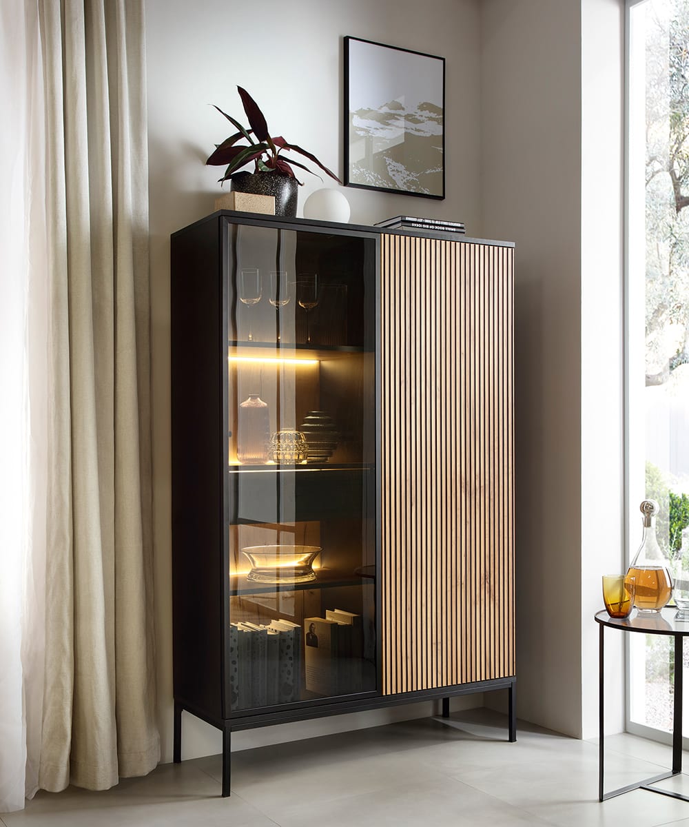 Vitrine mit Beleuchtung aus Holz, 104x39x166cm, schwarz / Wotan