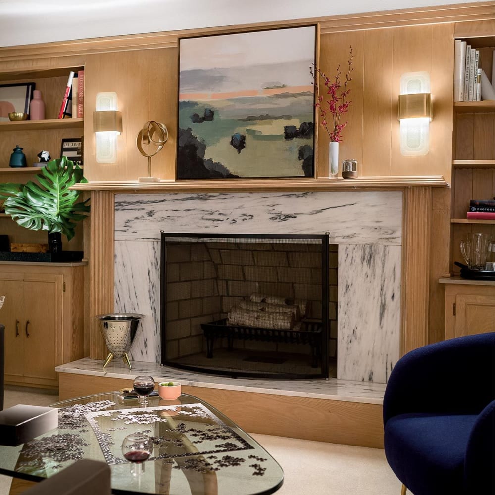 Serene Applique Murale en Acier, Laiton, Verre texturé Laiton Naturel