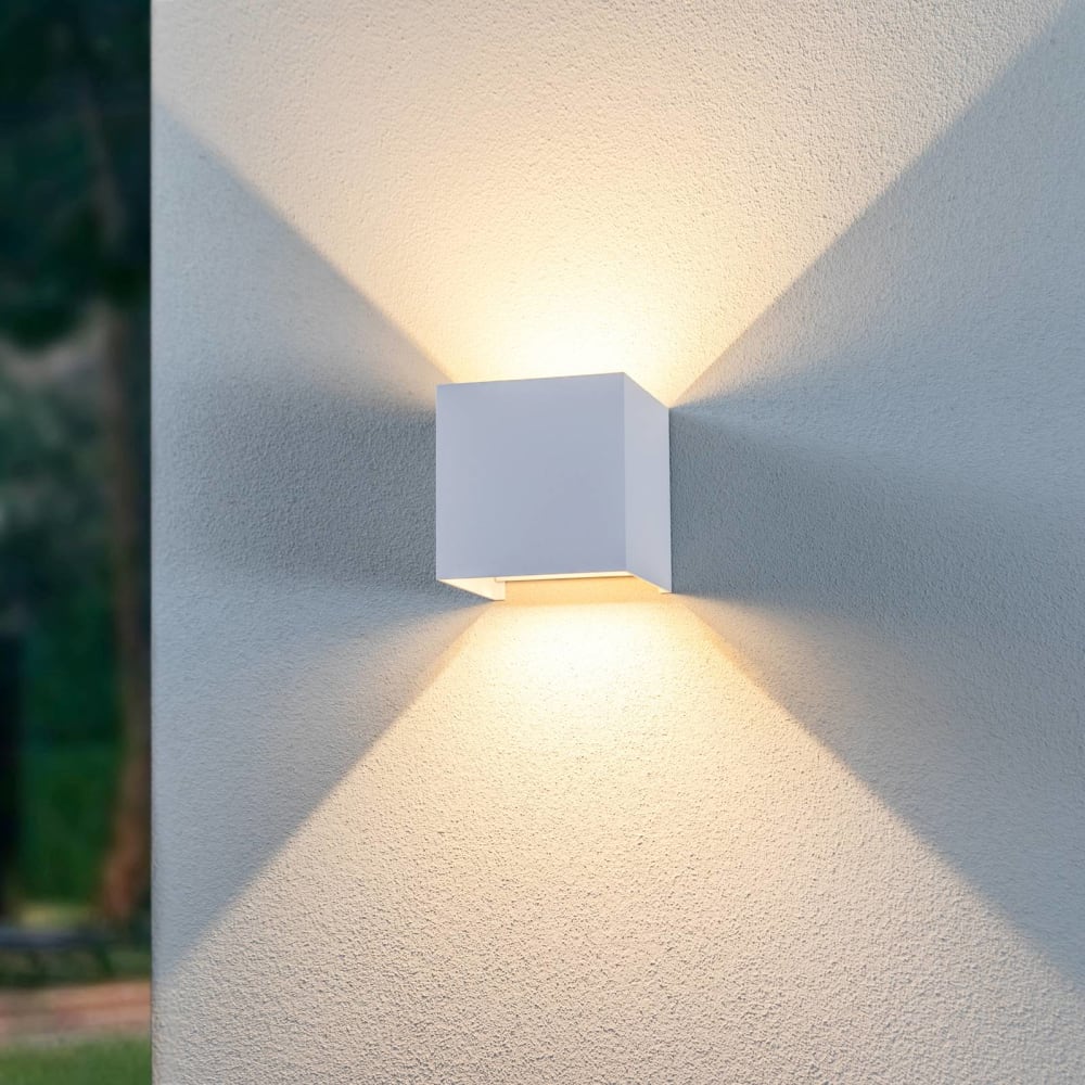 LED Außenwandleuchte aus Metall, weiß - Maisons Du Monde