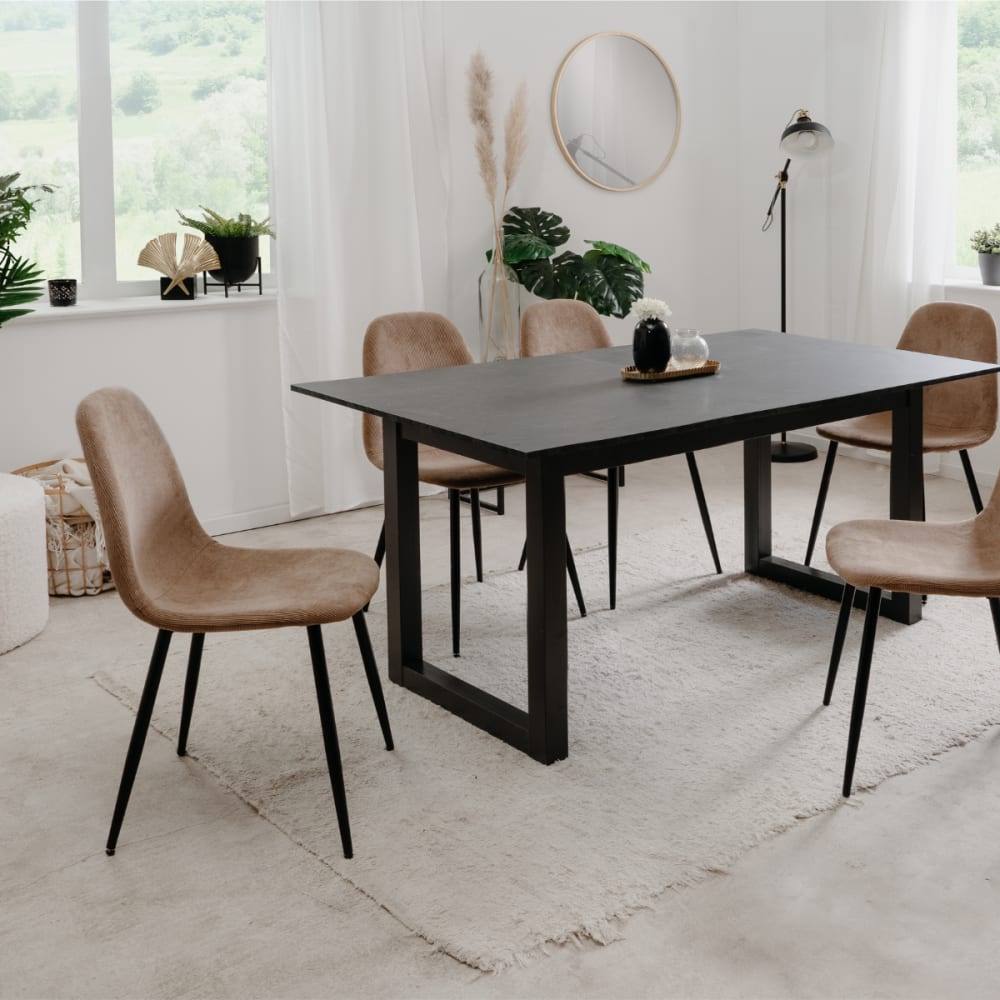 Set von 4 Stühlen aus Kordvelours mit schwarzem Metallrahmen L43