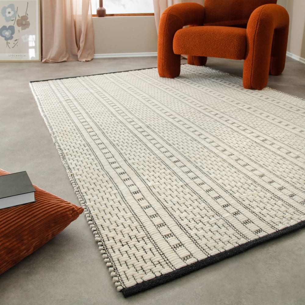Tapis tissé main pure laine vierge blanc invoire à motifs 80x150 — vue 3