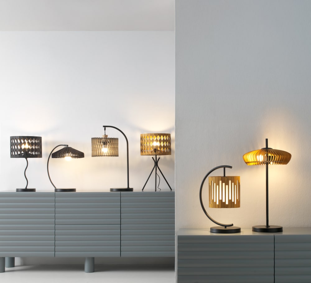 Lampe de table en contreplaqué noir — vue 3