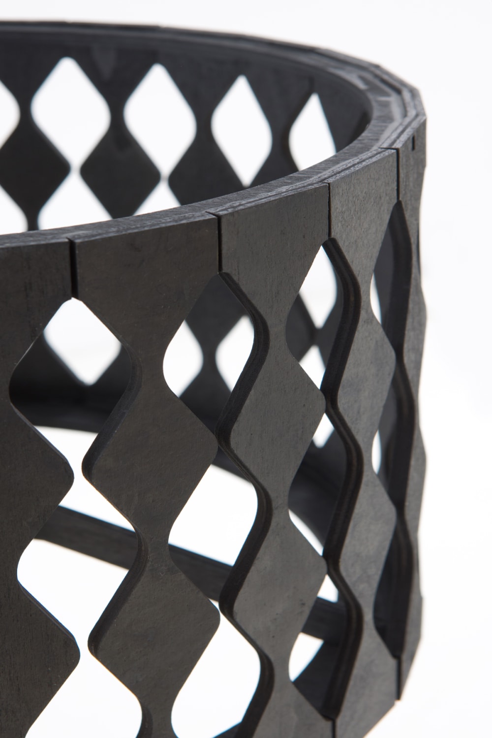 Lampe de table en contreplaqué noir — vue 4
