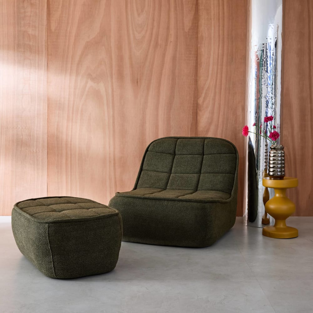 Sessel mit strukturiertem Bouclébezug + Hocker khaki - Maisons Du