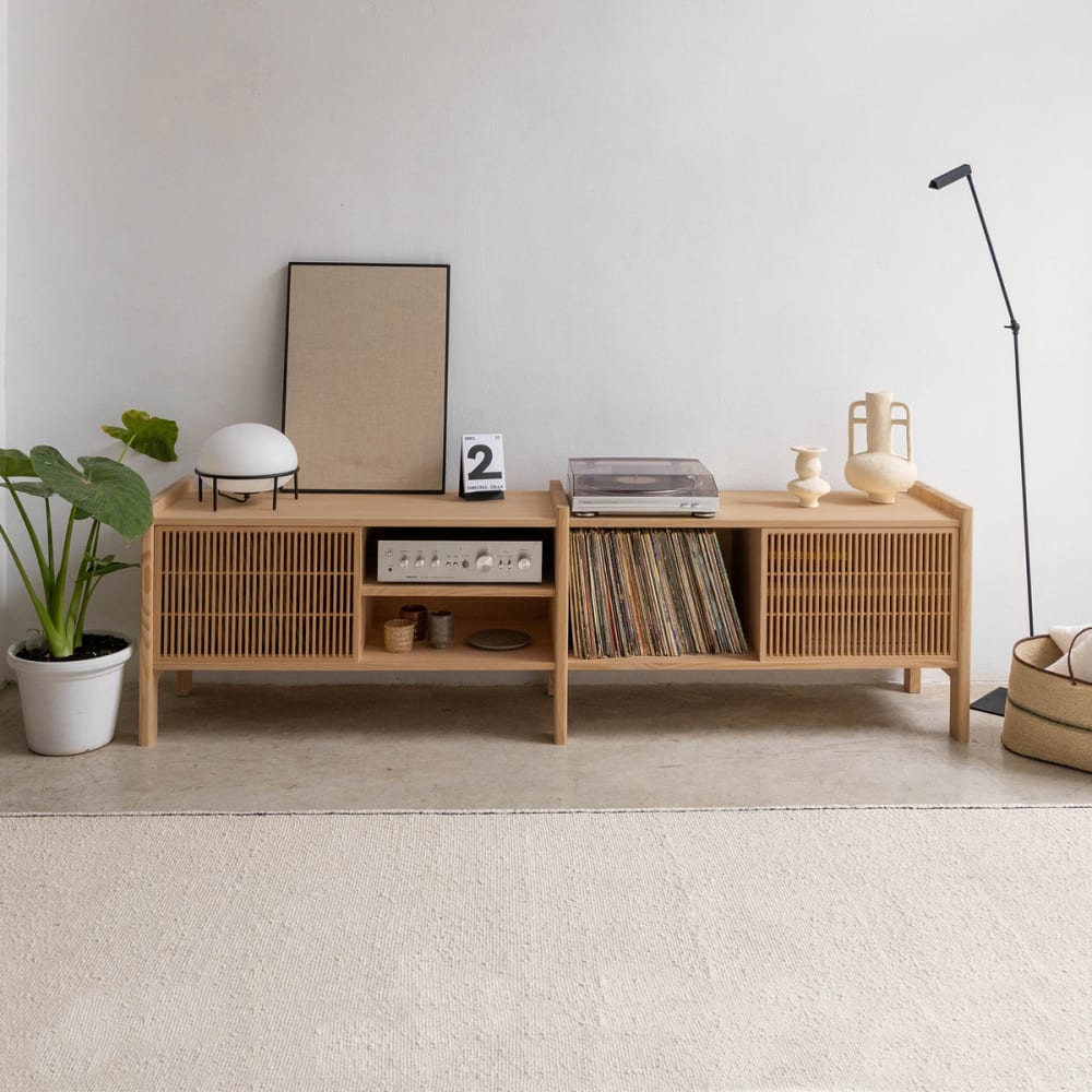 Meuble TV moyen en pin massif verni couleur chêne 201,4 cm