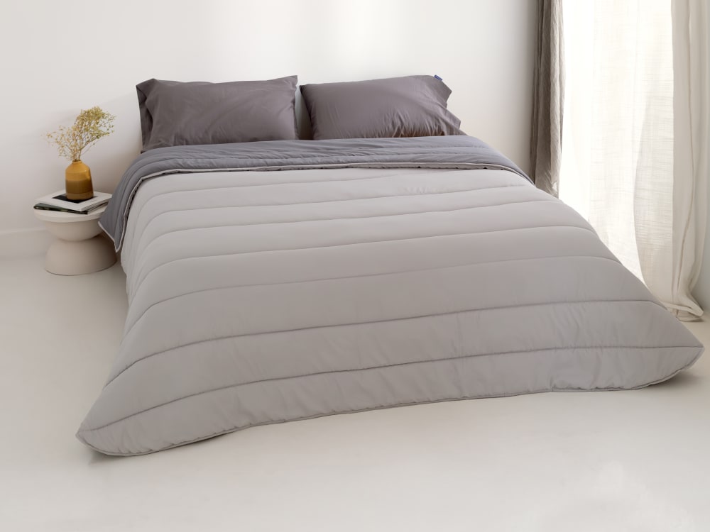 Édredon 100% Microfibre Gris 270x260 cm Édredon 100% Microfibre Gris 270x260 cm