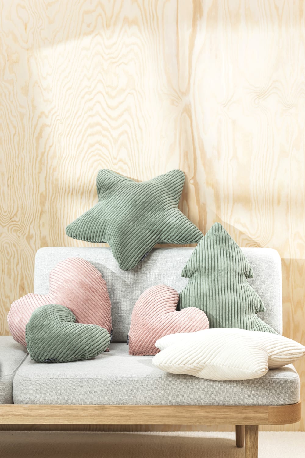 Coussin petit cœur velours cotelé vert sauge env. 32 cm — vue 3