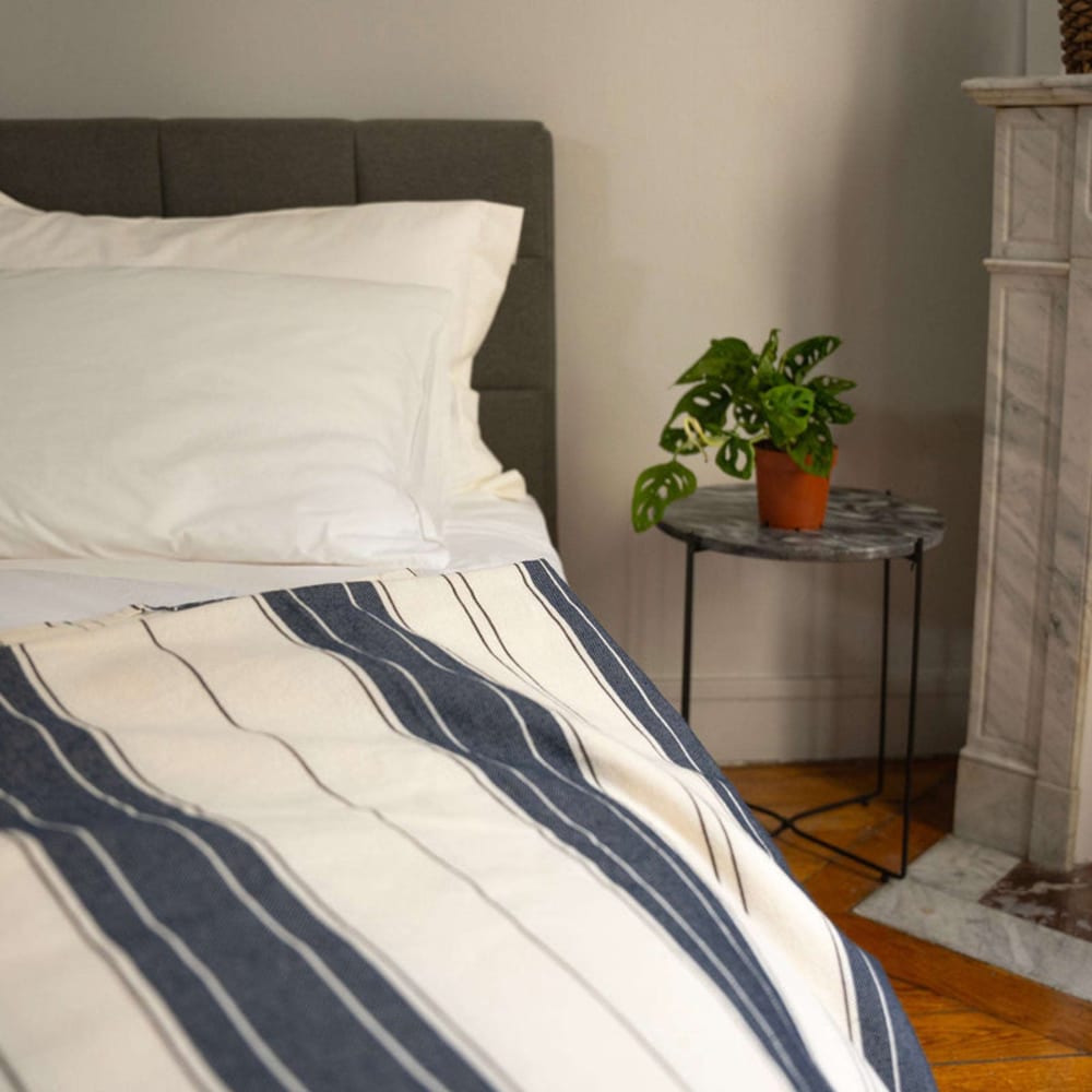 Couvre-lit coton blanc et bleu 160x210 cm