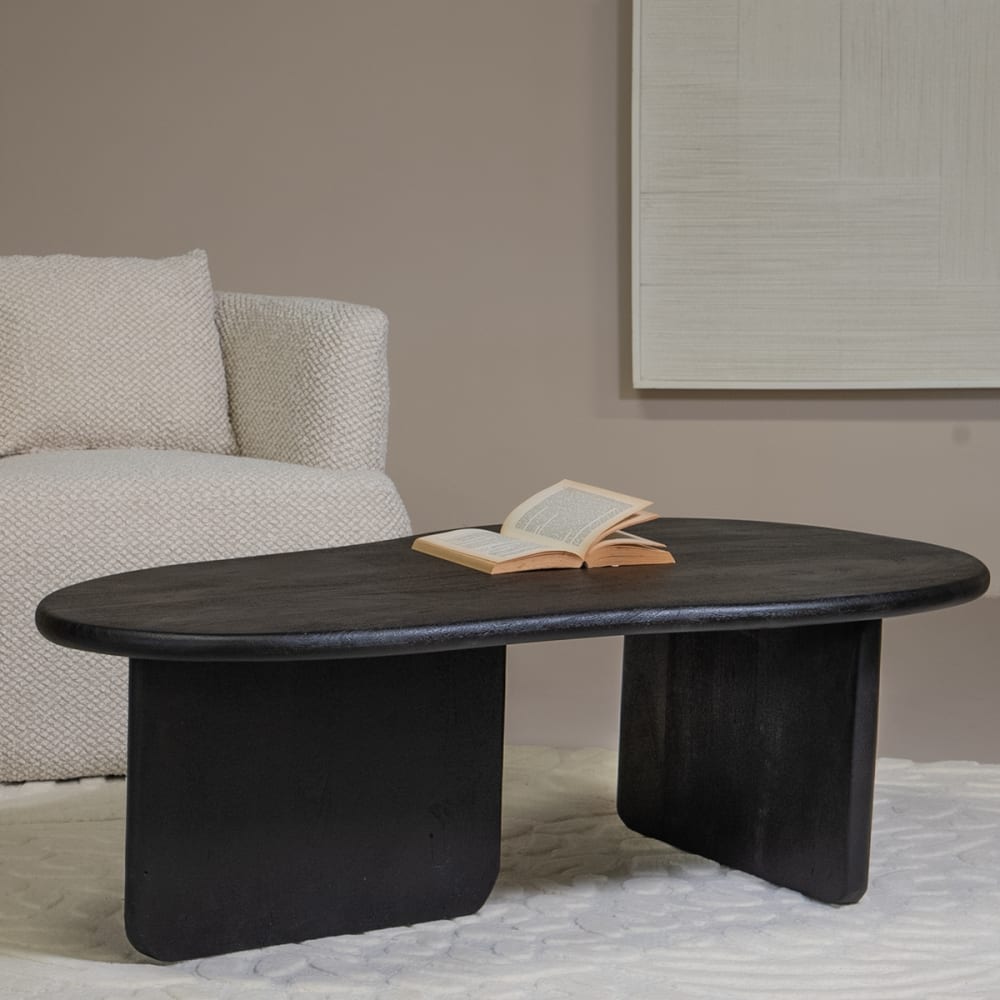 Couchtisch mit organische form aus Mangoholz 130cm, schwarz -