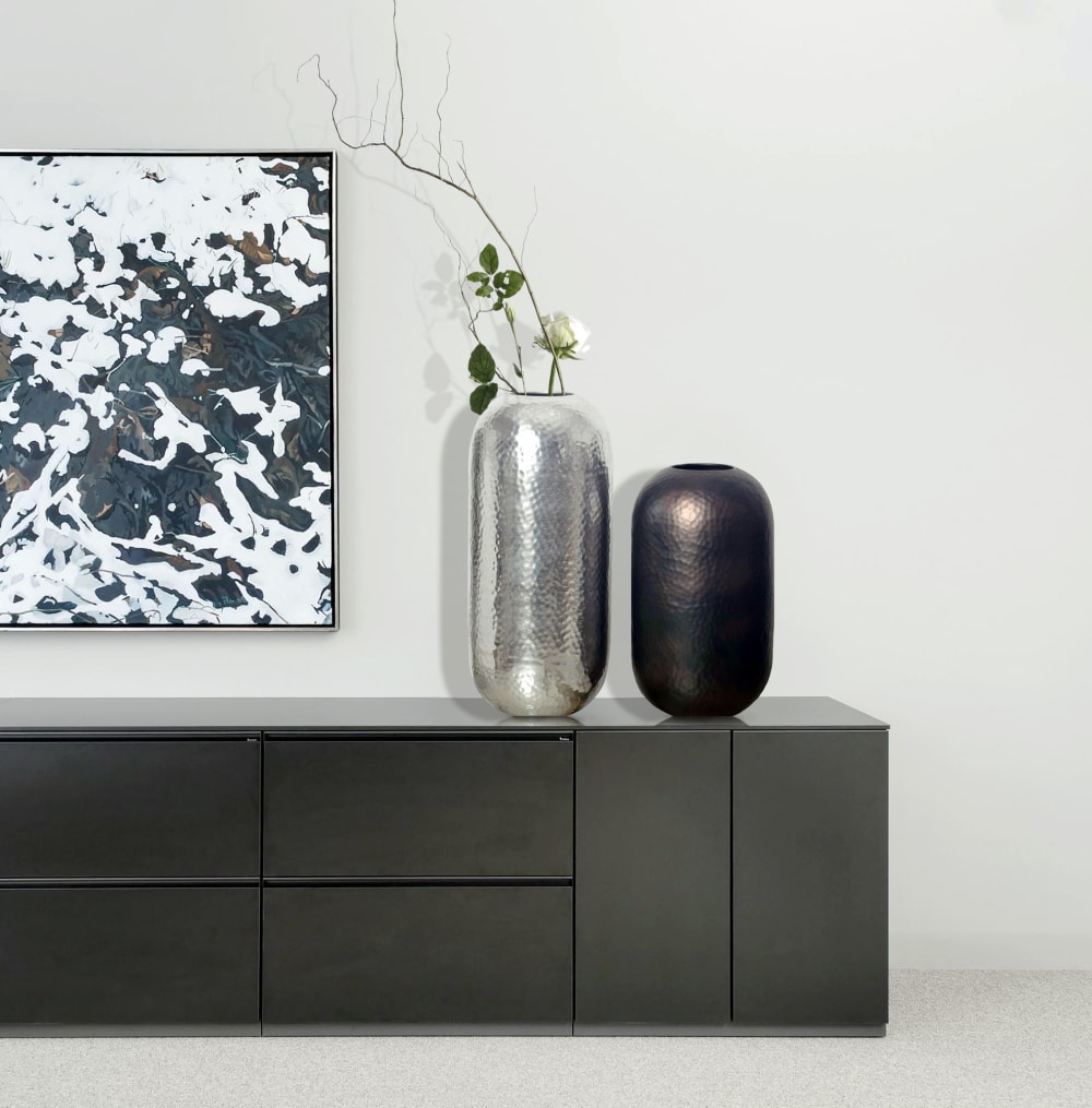 Lot de 2 vases de table en aluminium, argenté, noir et bronze — vue 4